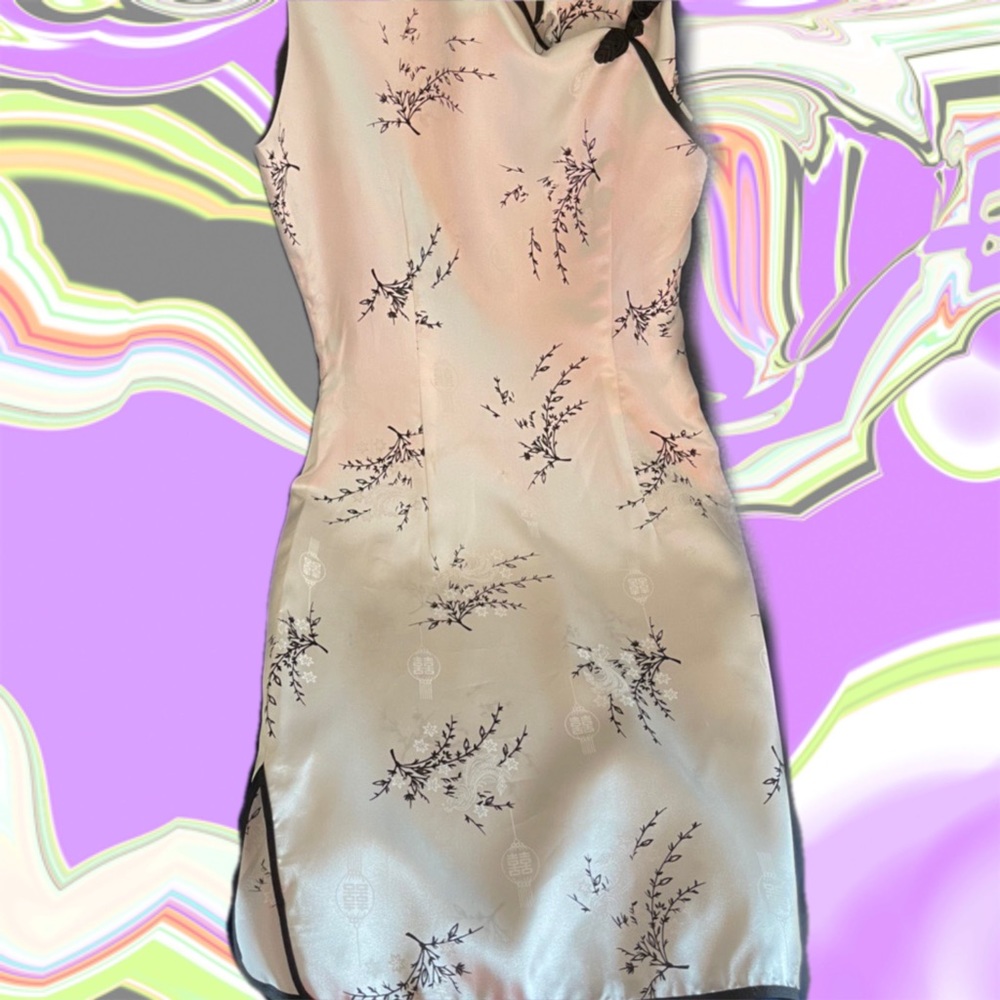 Kimono dress w/side slit & clasp buttons-
